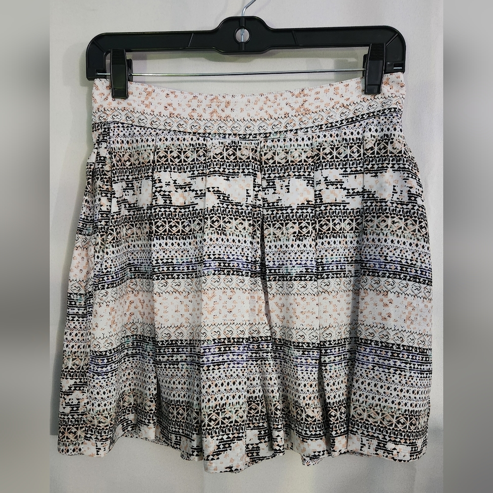 BCBGeneration white pastel skort